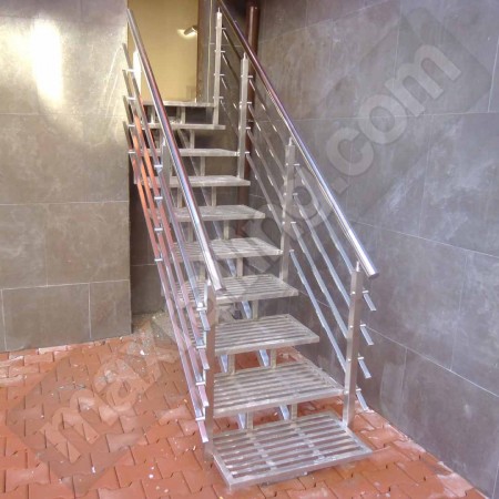 иноксова стълба 